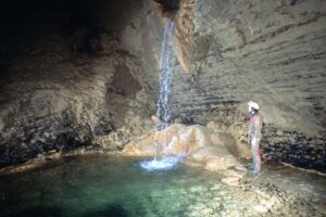 Grotta Bueno Fonteno: Lago Portorotondo (foto Max Pozzo). 